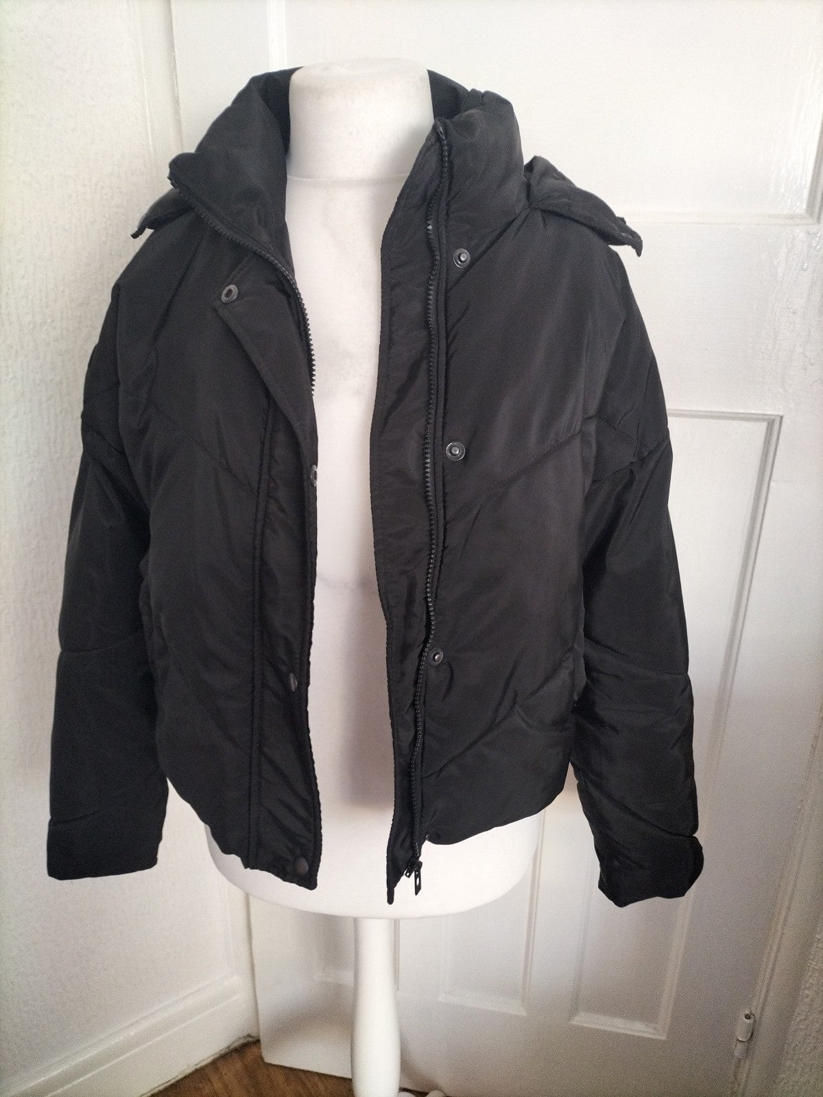 Ladies Size 12 Black Long Sleeved Puffer Jacket