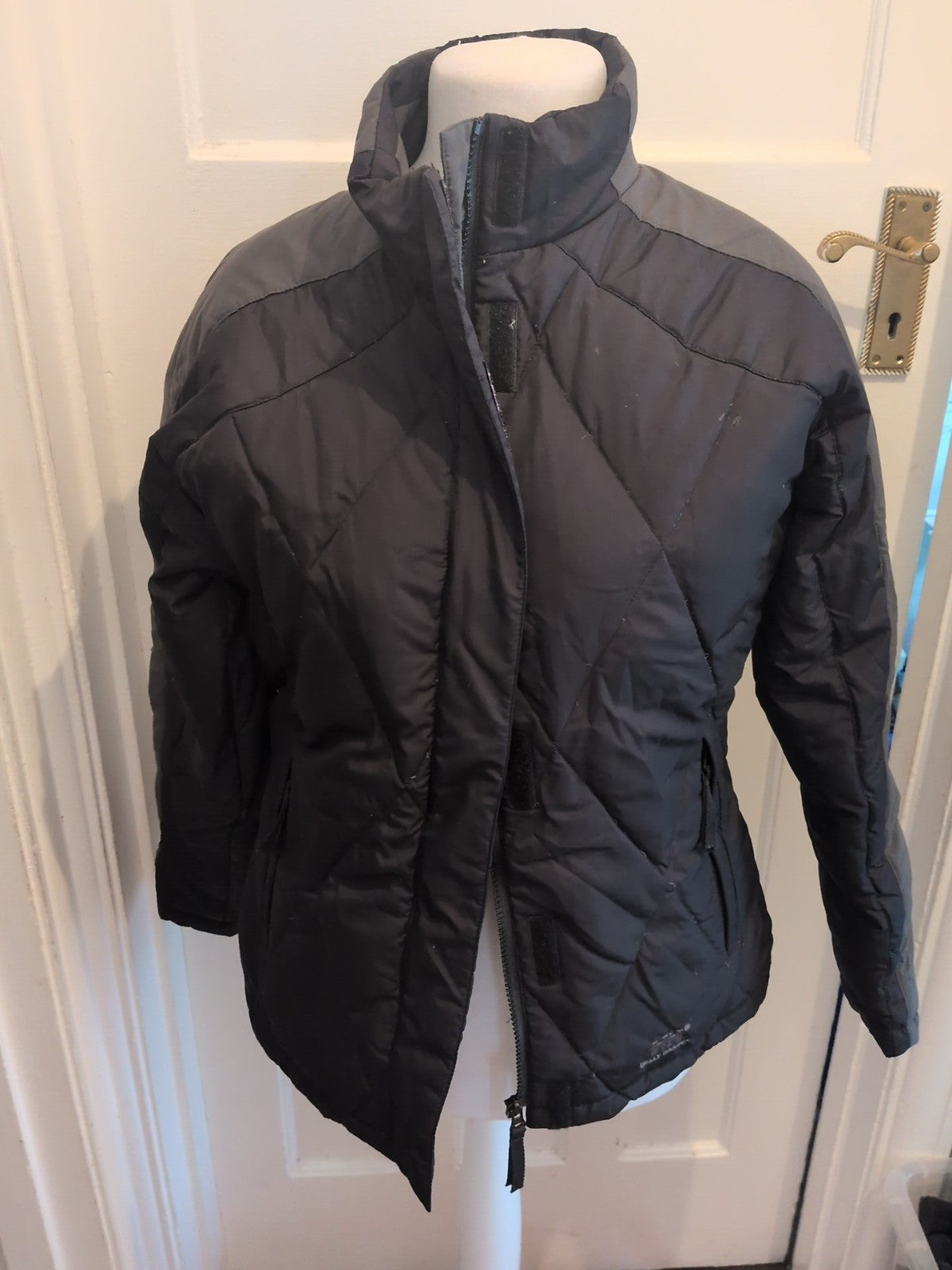 Helly Hansen Medium Grey And Black Puffer Jacket
