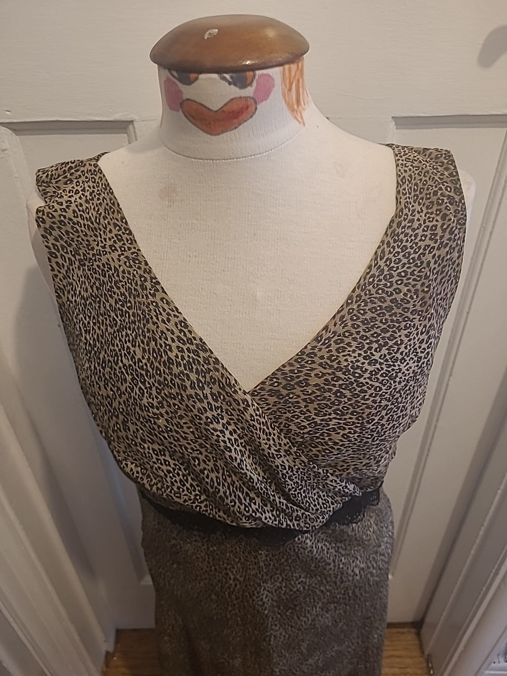 Ladies Quin & Donnelly Size 16 Brown Black Lined Sleeveless Dress
