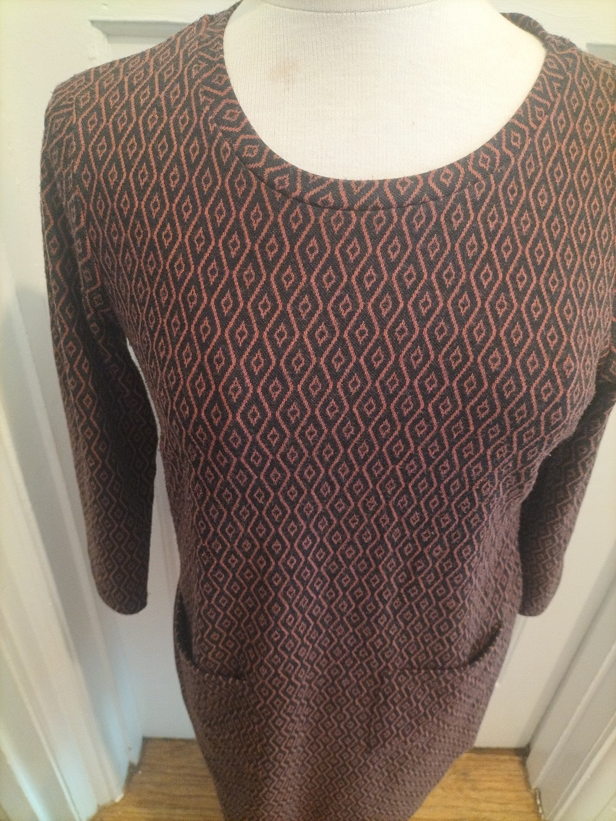 Ladies Tu Size 8 Black Brown Mid Sleeved Dress