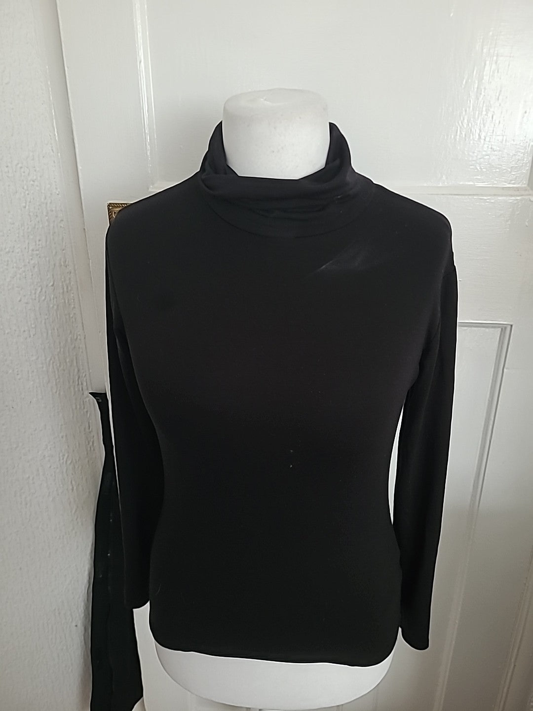 Ladies Thermo Layer Size 12-14 Black High Neck Tshirt
