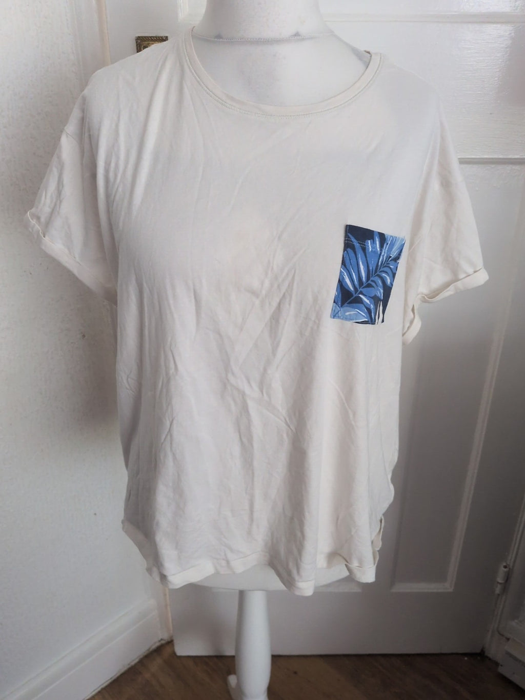 Mens Marks And Spencers Size 2XL White Round Neck Blue Pocket Short Sleeve...