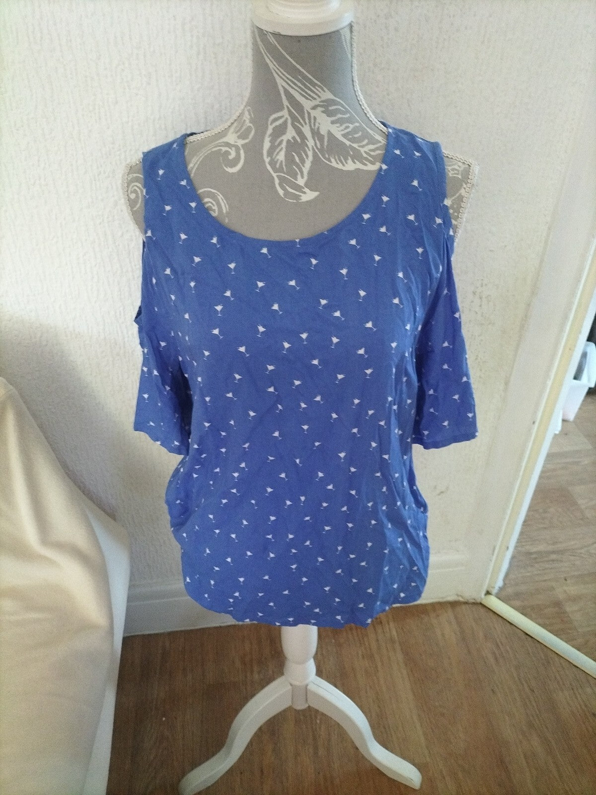 Ladies Sugarhill Size 14 Blue Open Shoulder Blouse