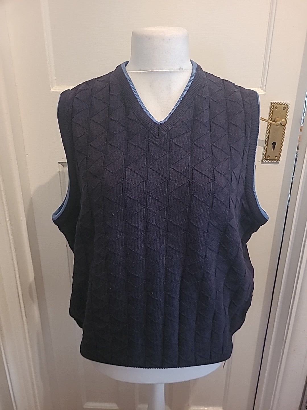 Mens EWM Size L Navy Knit Jumper Sleeveless