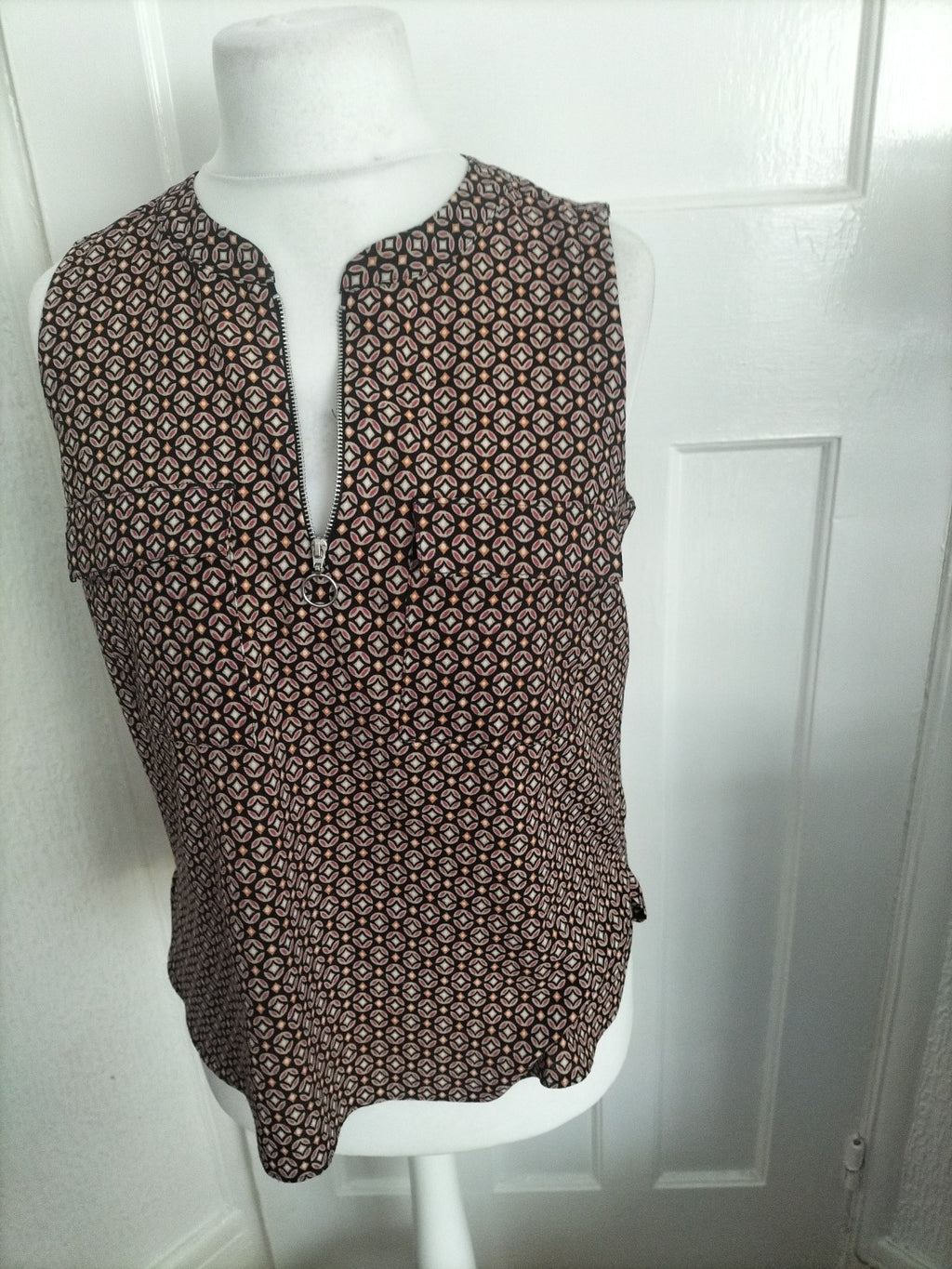 Ladies Tu Size 12 Red/Black/Orange Sleeveless Blouse
