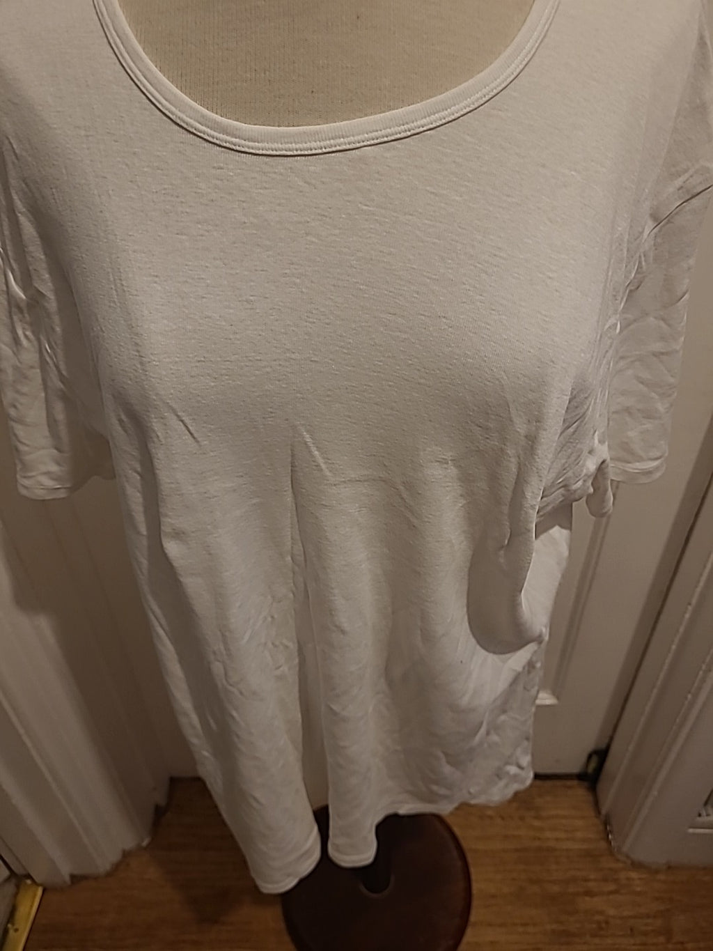 Mens M&S Size Extra Large White Short Sleeved Tshirt