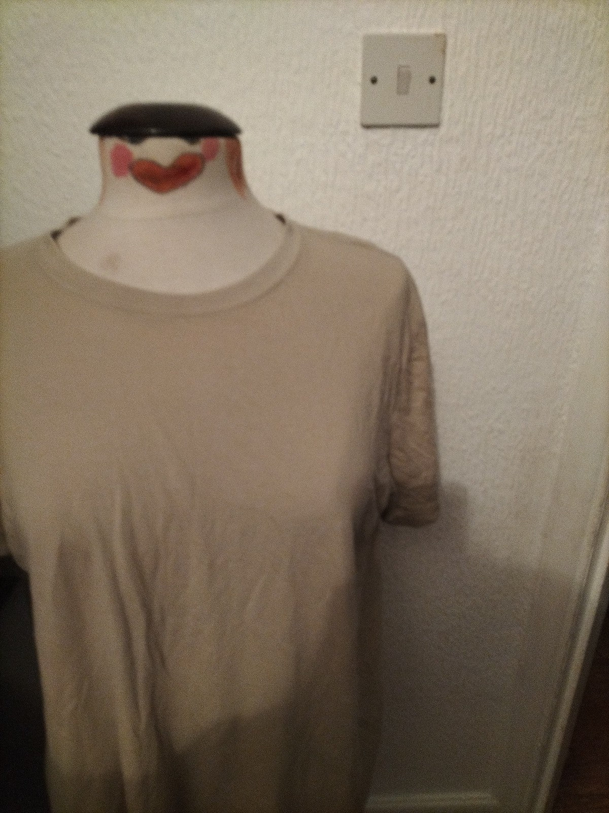 Mens Boohoo Size Small Beige Print Short Sleeved Tee