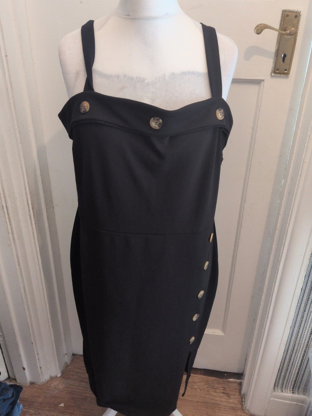 Ladies Boohoo Size Large Black Sleeveless Imitation Buttoned Dress