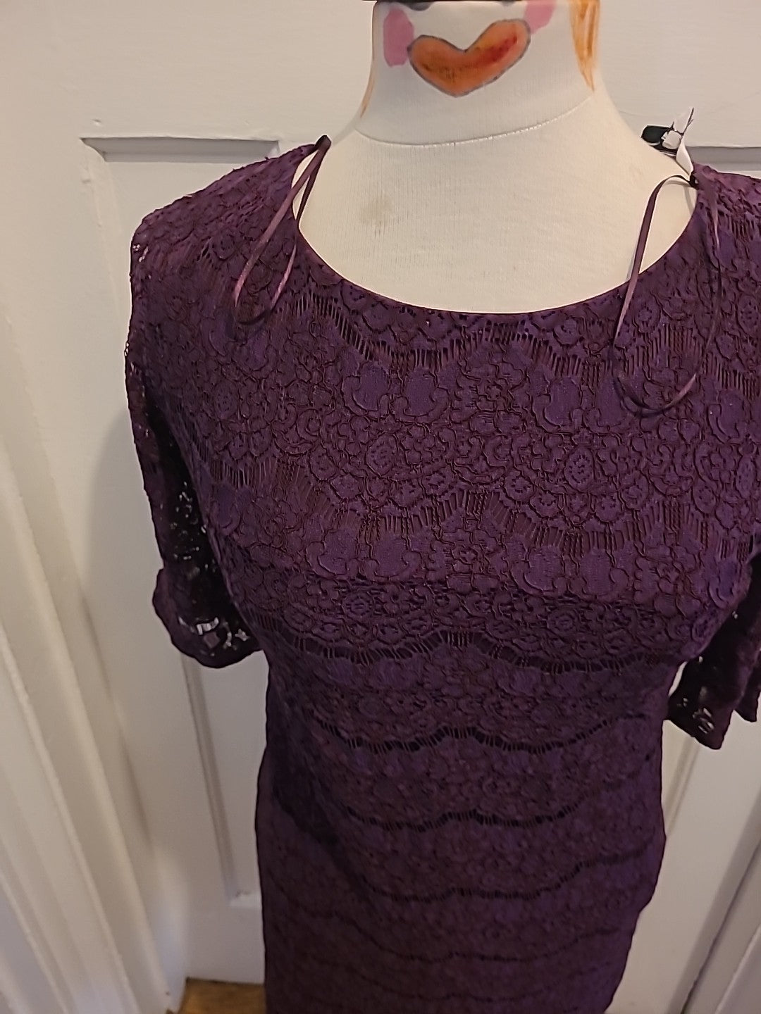 Ladies New Look Size 12 Lace Lined Short Sleeved Dress