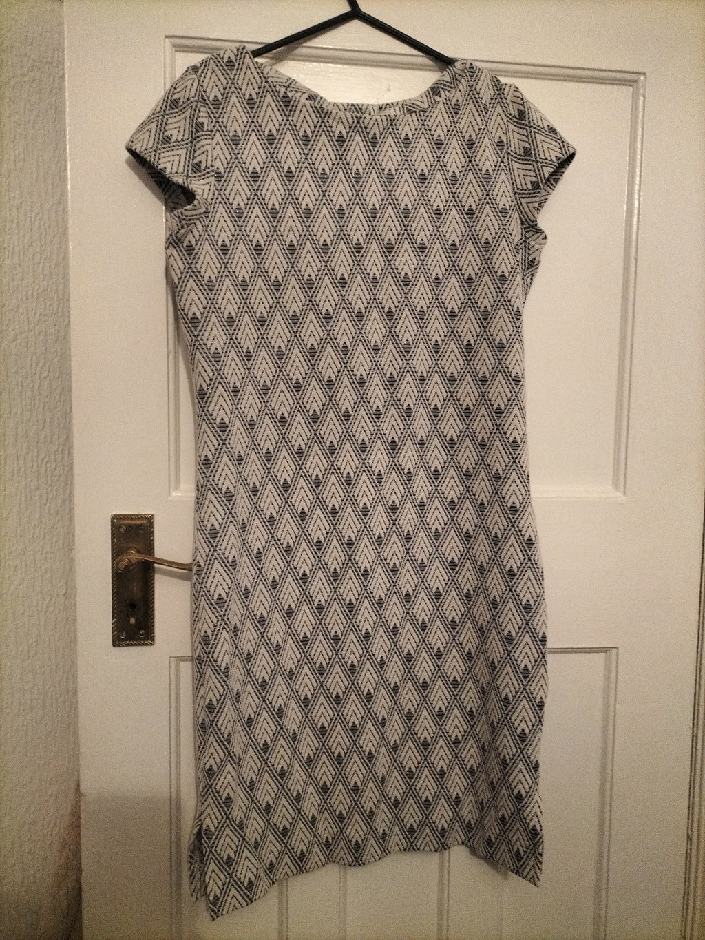 Ladies Next Size 6 White/Silver/Navy Shimmery Short Sleeved Dress