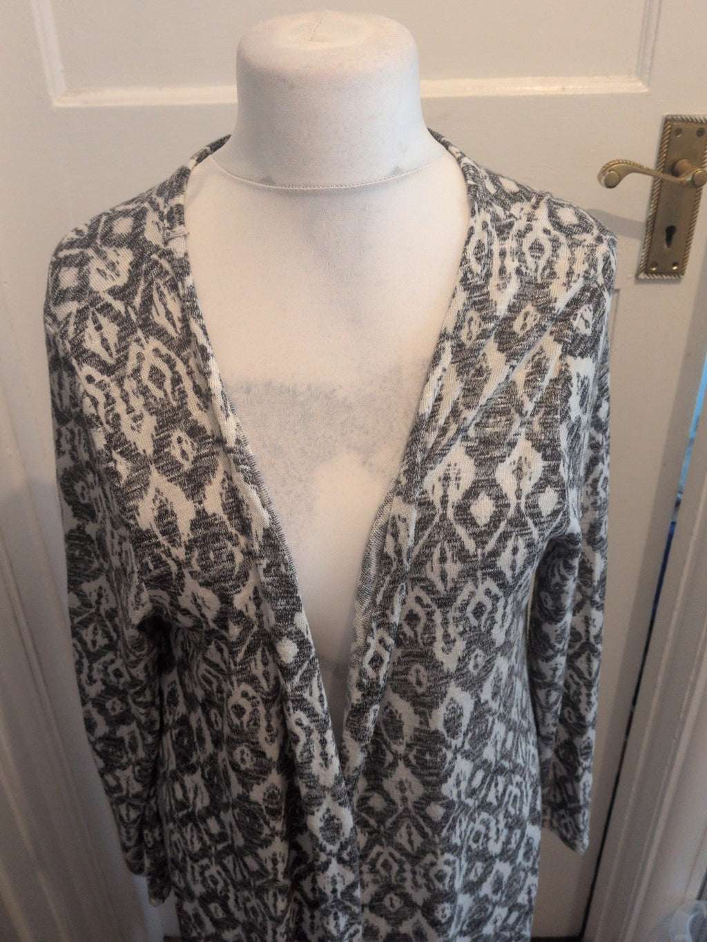 Primark 20 Charcoal Grey And White Long Sleeve Long Length Cardigan