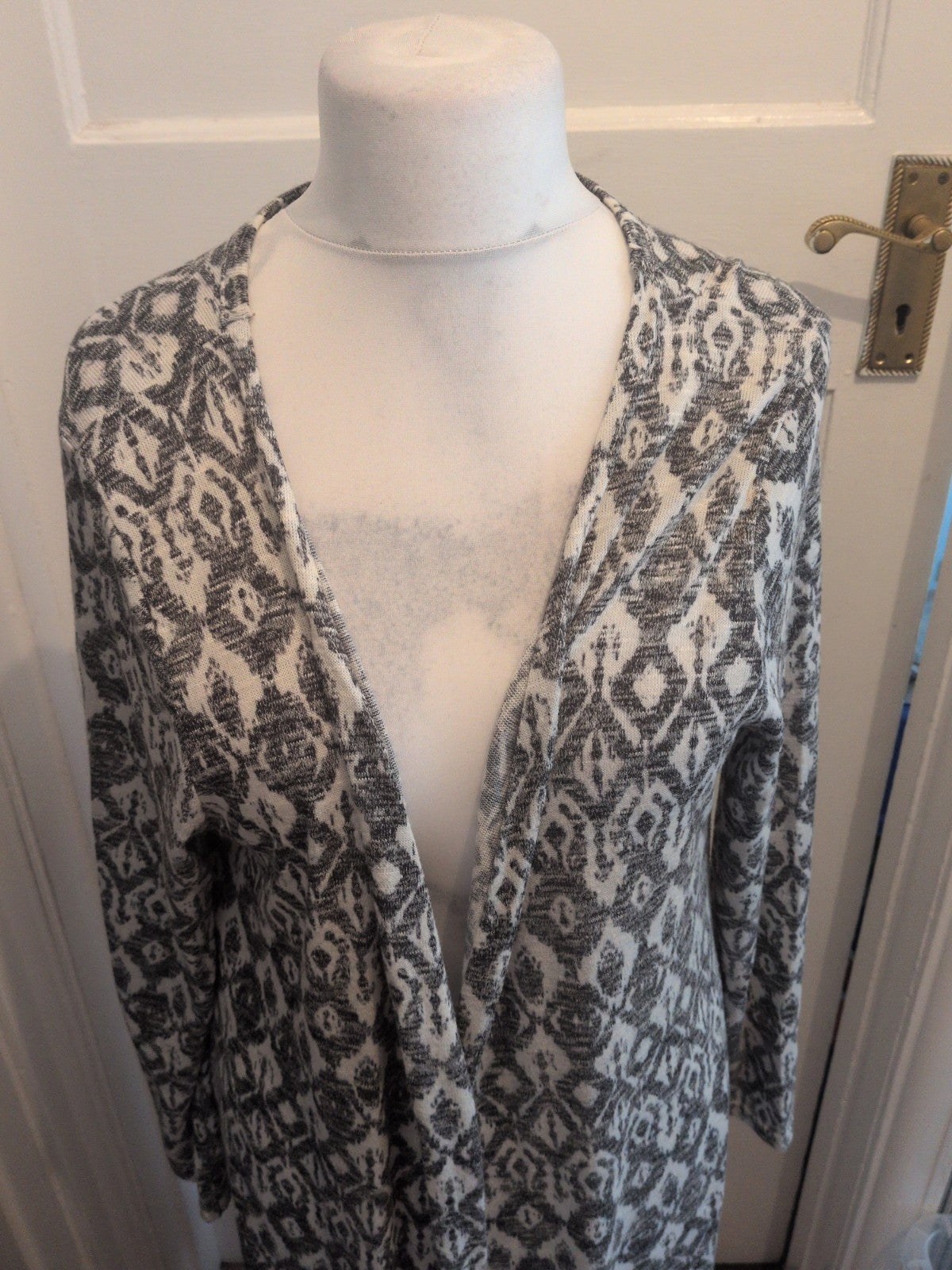 Primark 20 Charcoal Grey And White Long Sleeve Long Length Cardigan