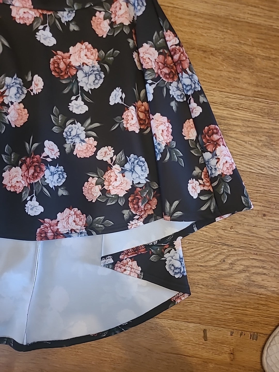 Ladies Select Size 14 Black Floral Elasticated Flare Skirt