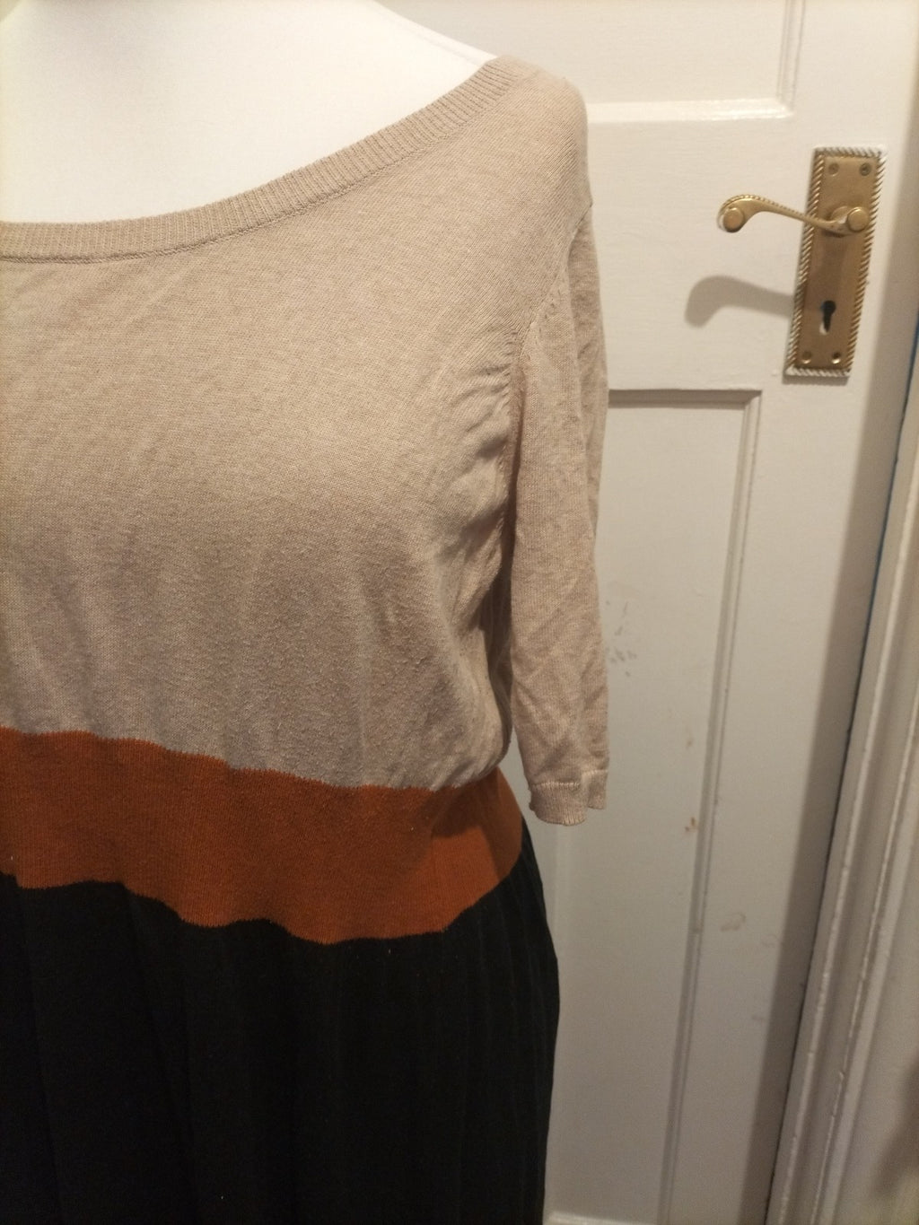 Ladies Dorothy Perkins Size 20 Beige/Orange/Black Short Sleeved Dress