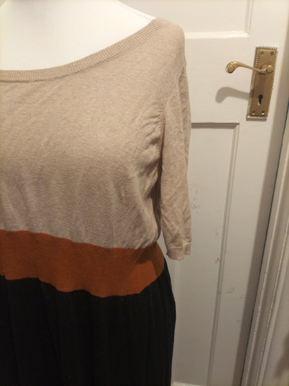 Ladies Dorothy Perkins Size 20 Beige/Orange/Black Short Sleeved Dress