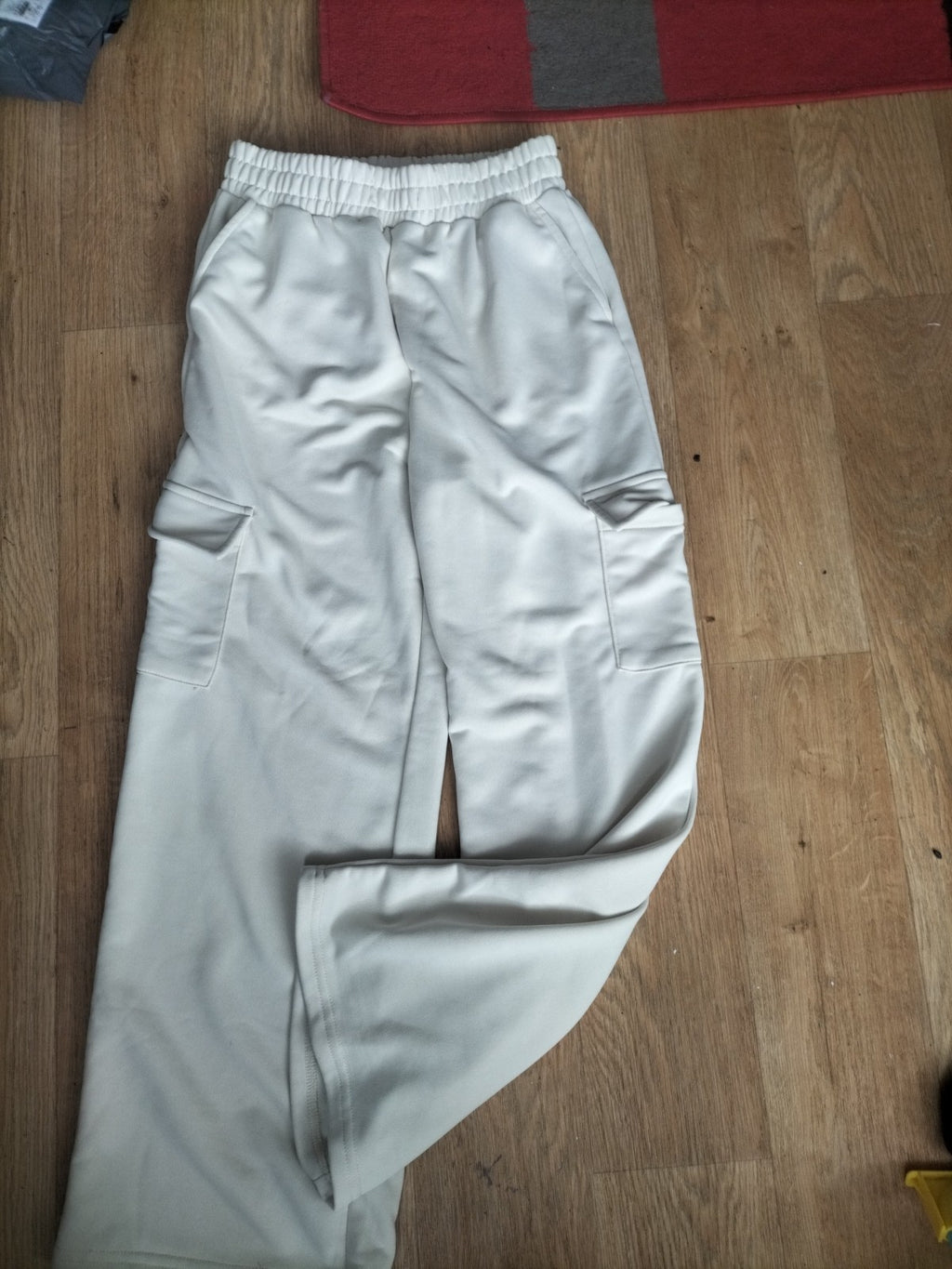 Ladies Size Medium Ivory Elasticated Cargo Joggers