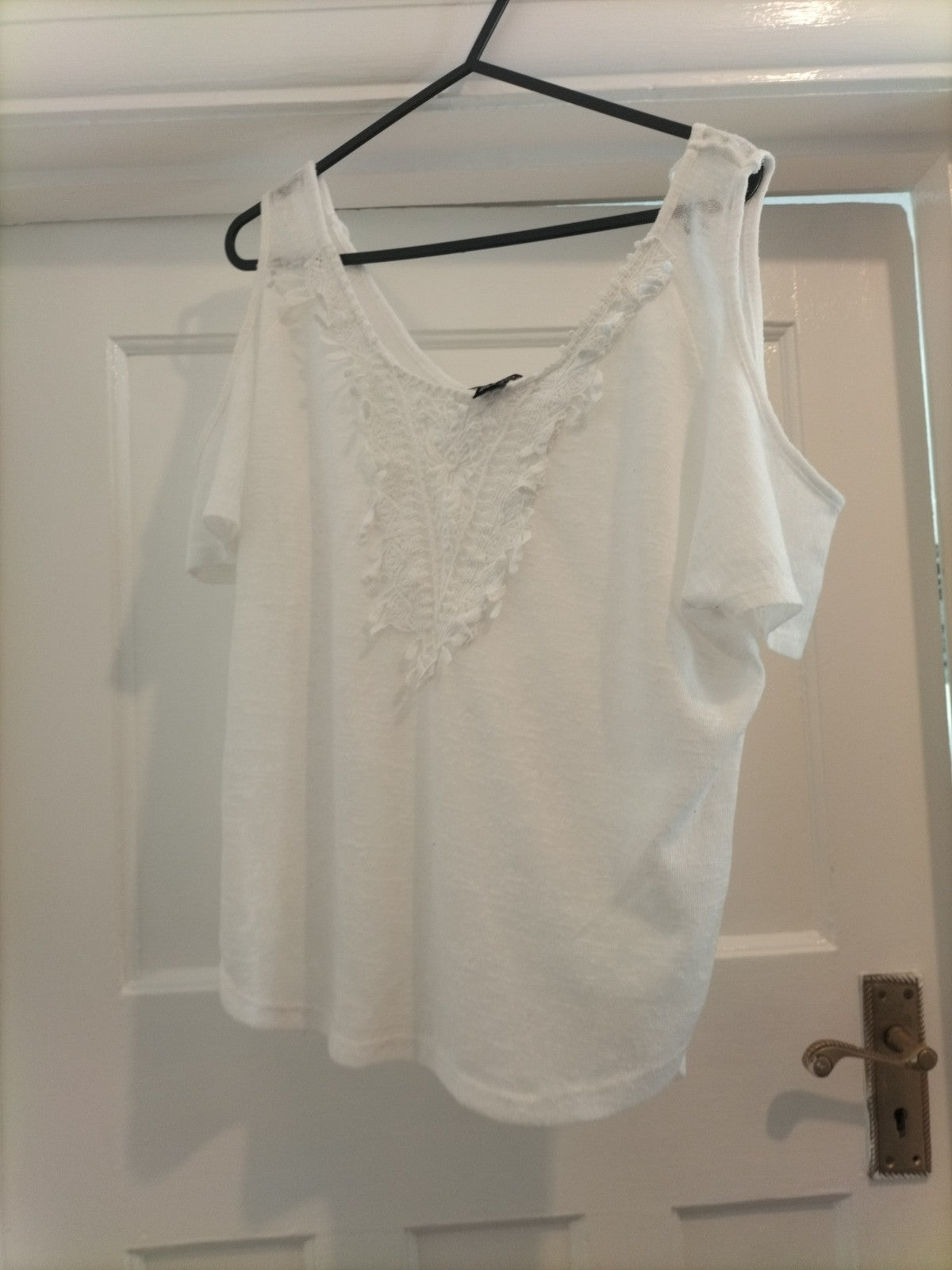 Ladies Primark Size 8 White Sleeveless Lace Middle Tshirt