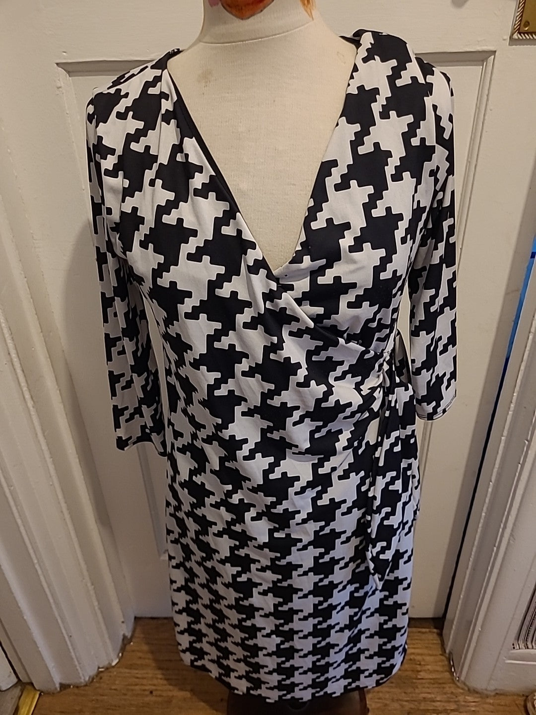 Ladies Et Vous Size 12 Black And White Lined Mid Sleeved Dress