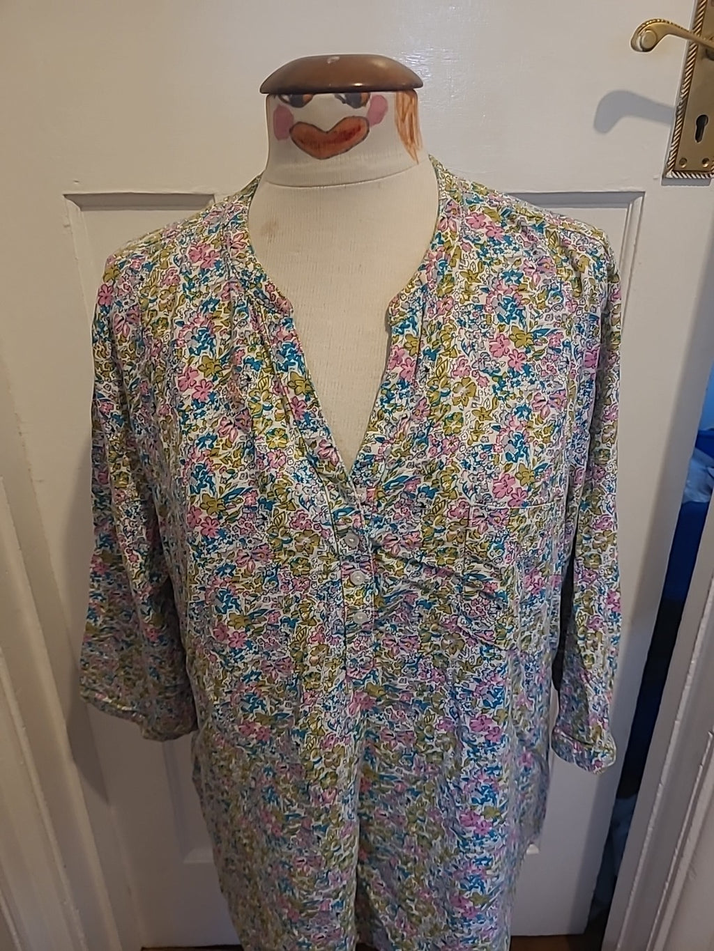 Ladies Size Large Multicoloured Floral 3/4 Sleeved Blouse