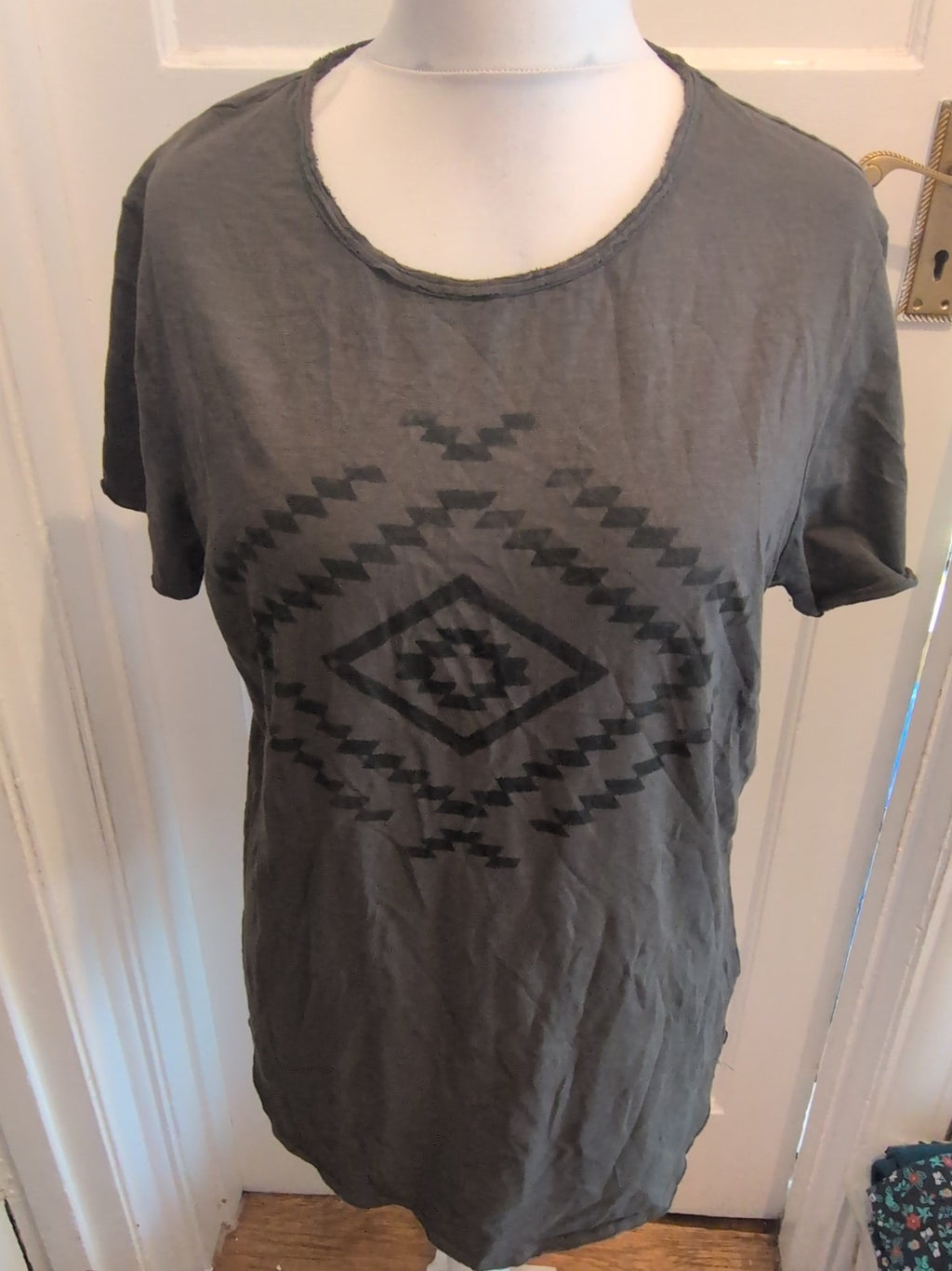 Tu Scooped Hem Large Dark Grey Print T-shirt