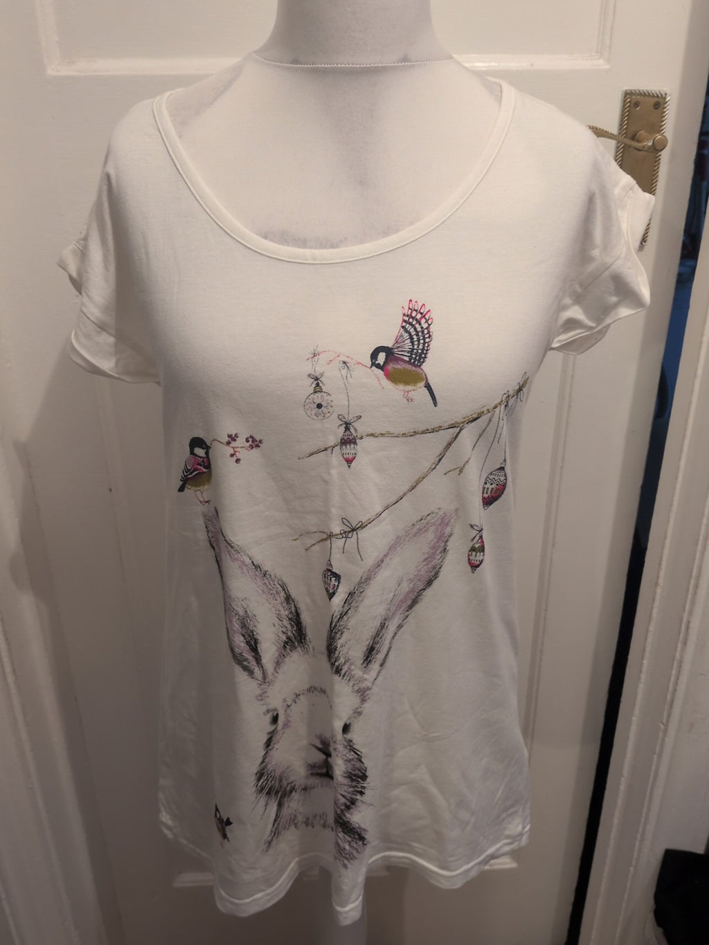 Ladies Avon Size 14-16 White Bird Pattern Short Sleeved T-shirt