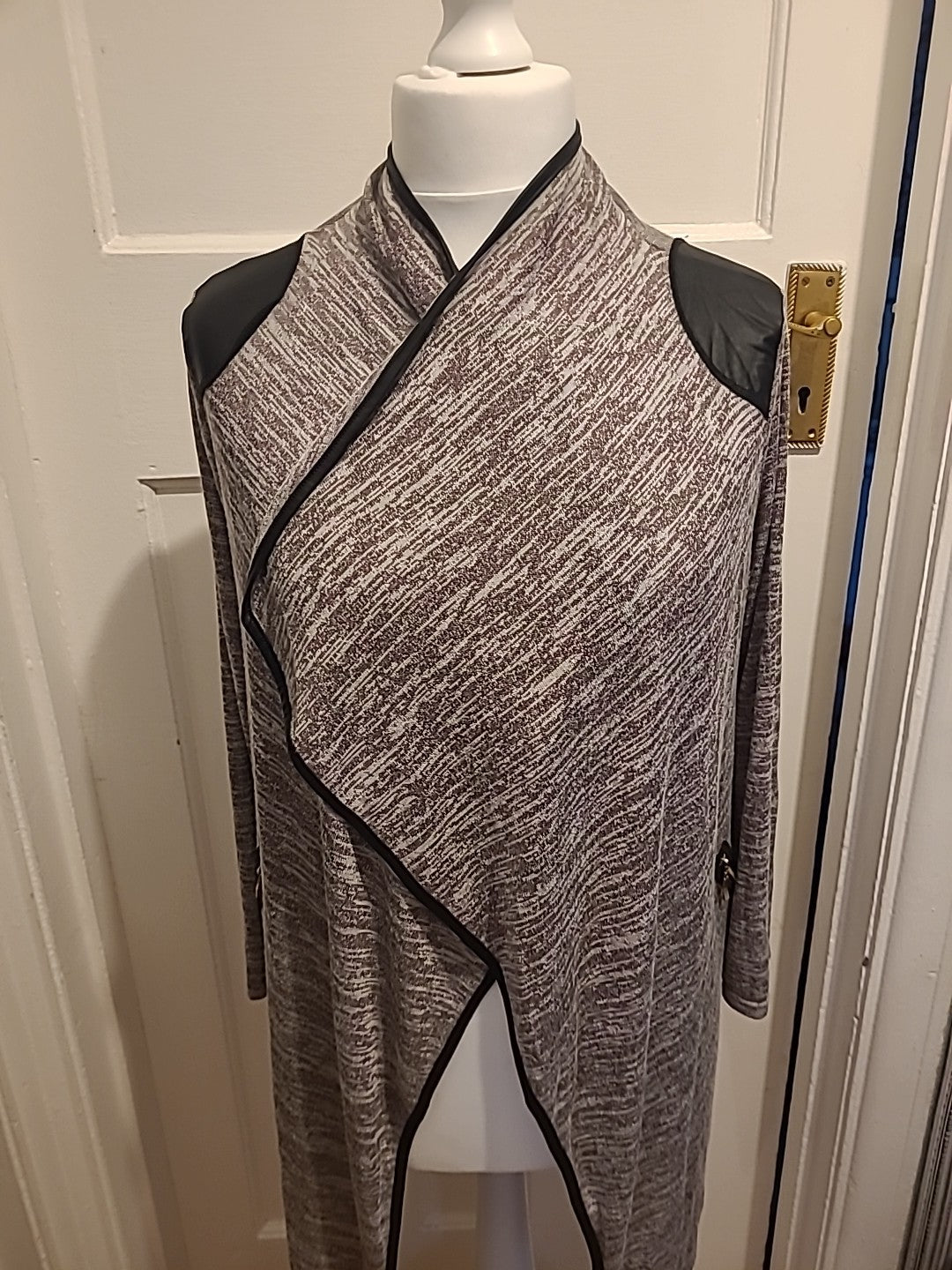 Ladies Assuli Size Medium Grey Fleck Cardigan