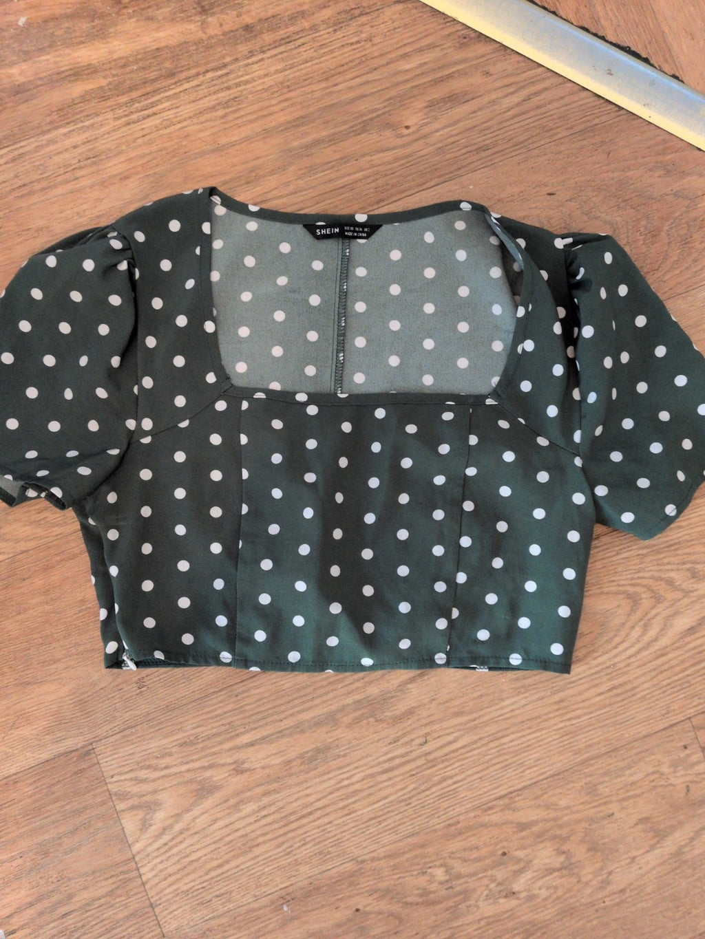 Shein XS Green And White Spot Short Sleeve Box Neck T-shirt
