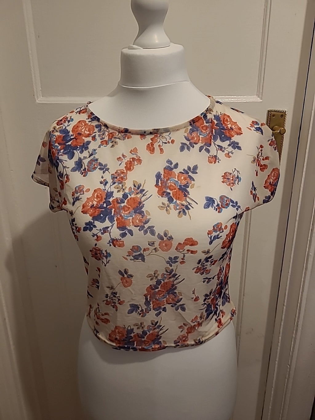 Ladies New look Size 10 See Through Floral short Sleeve T-shirt