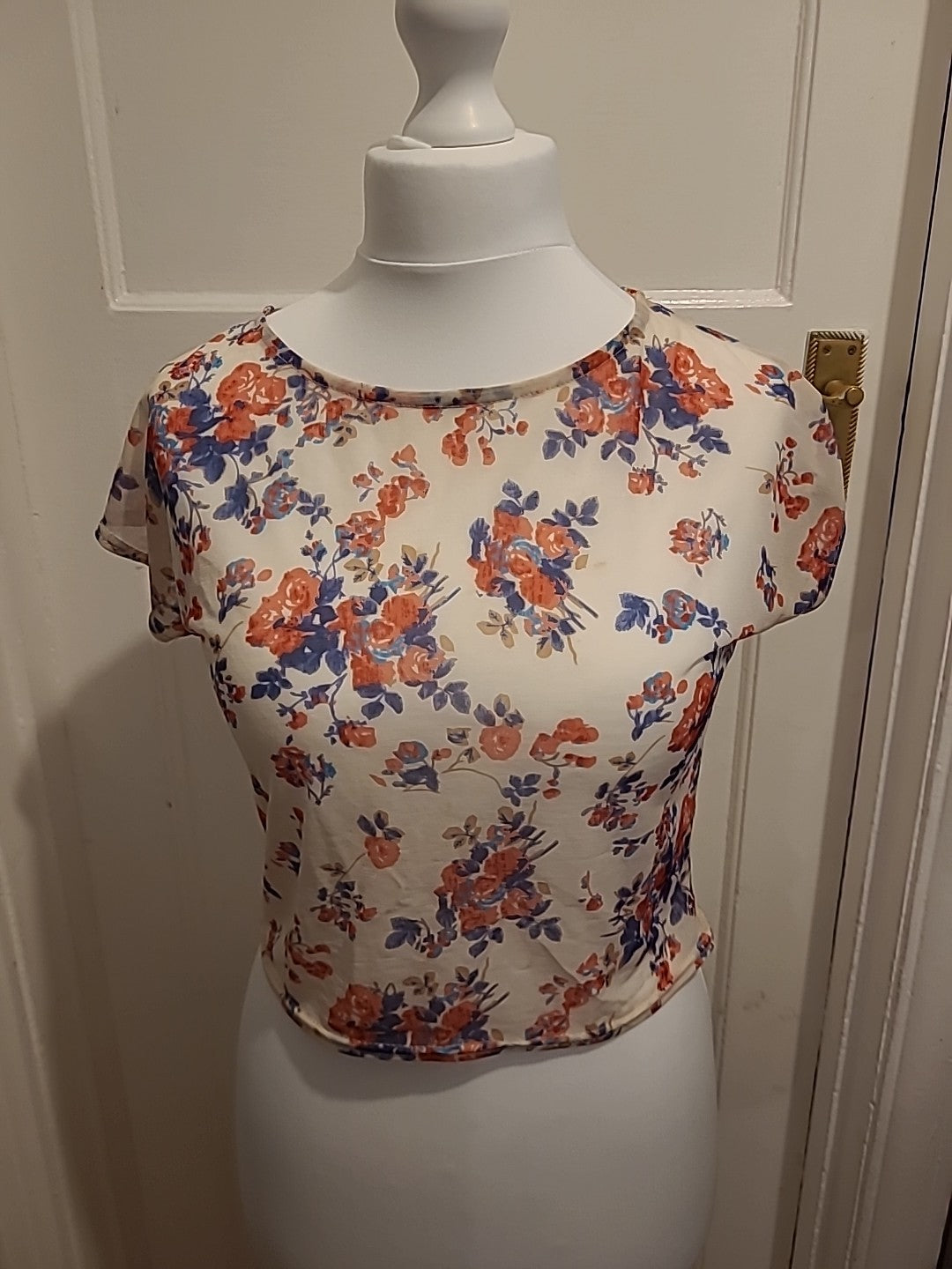 Ladies New look Size 10 See Through Floral short Sleeve T-shirt