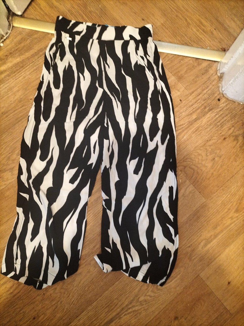 Ladies Wide Leg Trousers LOOK .WHAT black/white 34 Waist/ 26 Leg