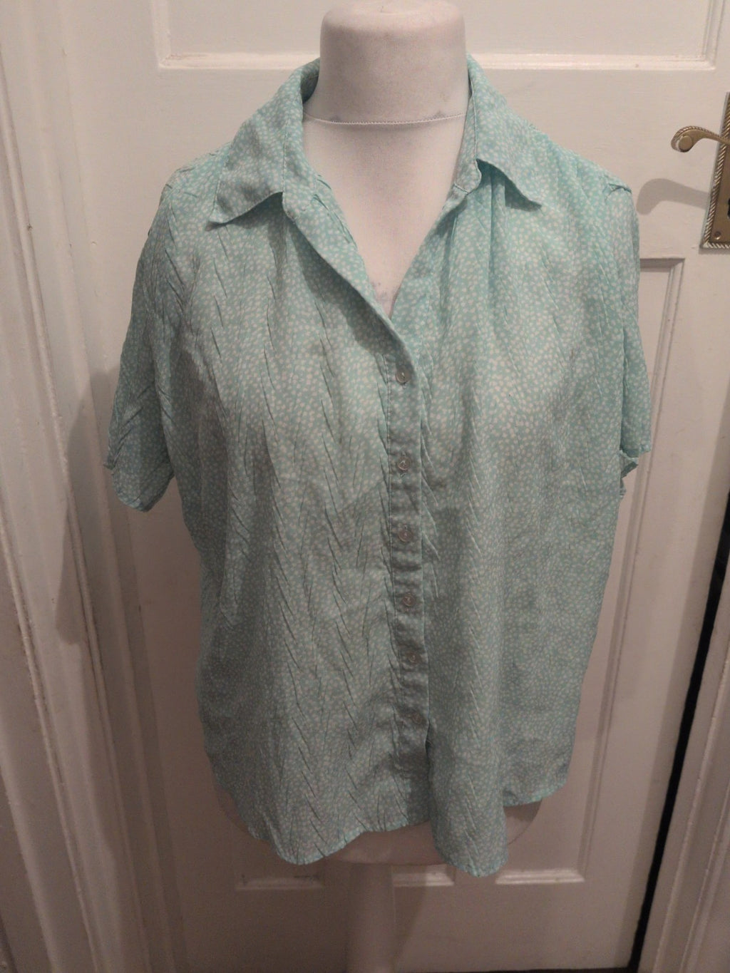 Ladies Amaranto Size Large Blue And White Short Sleeve Buttoned Blouse