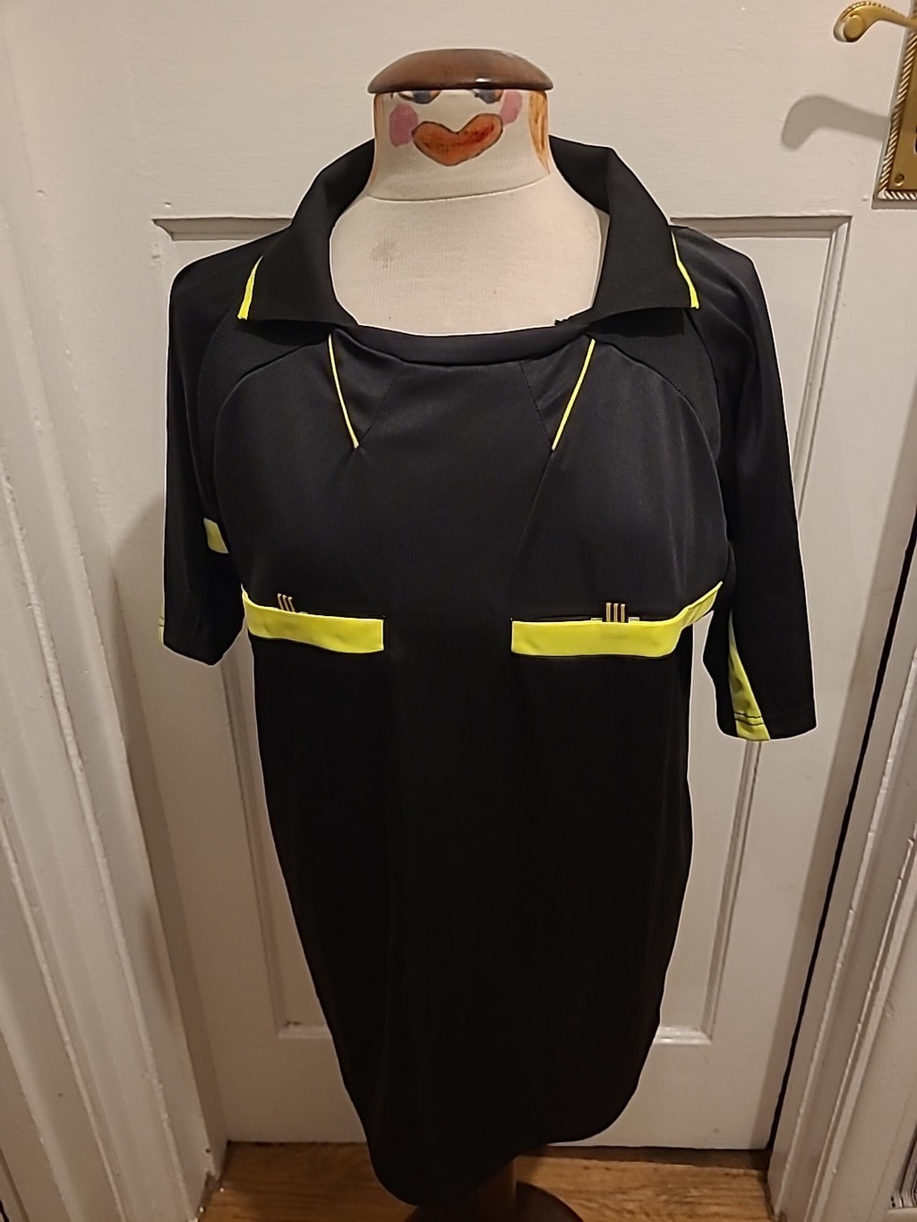 Mens Sport Size 2XL Black/Green Short Sleeved Tshirt