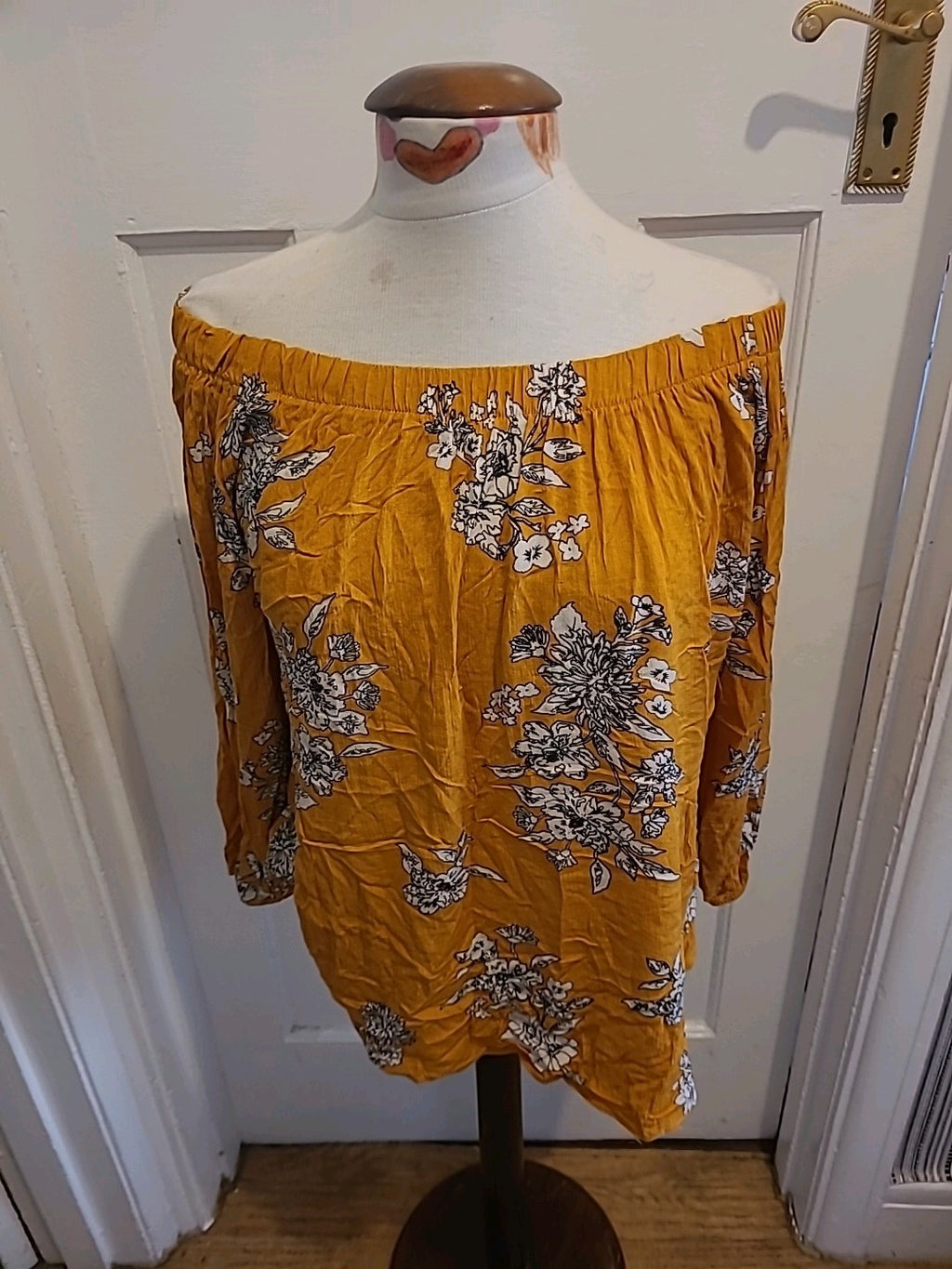 Ladies Select Size 12 Mustard White Floral Elasticated Hem Long Sleeved Tshirt