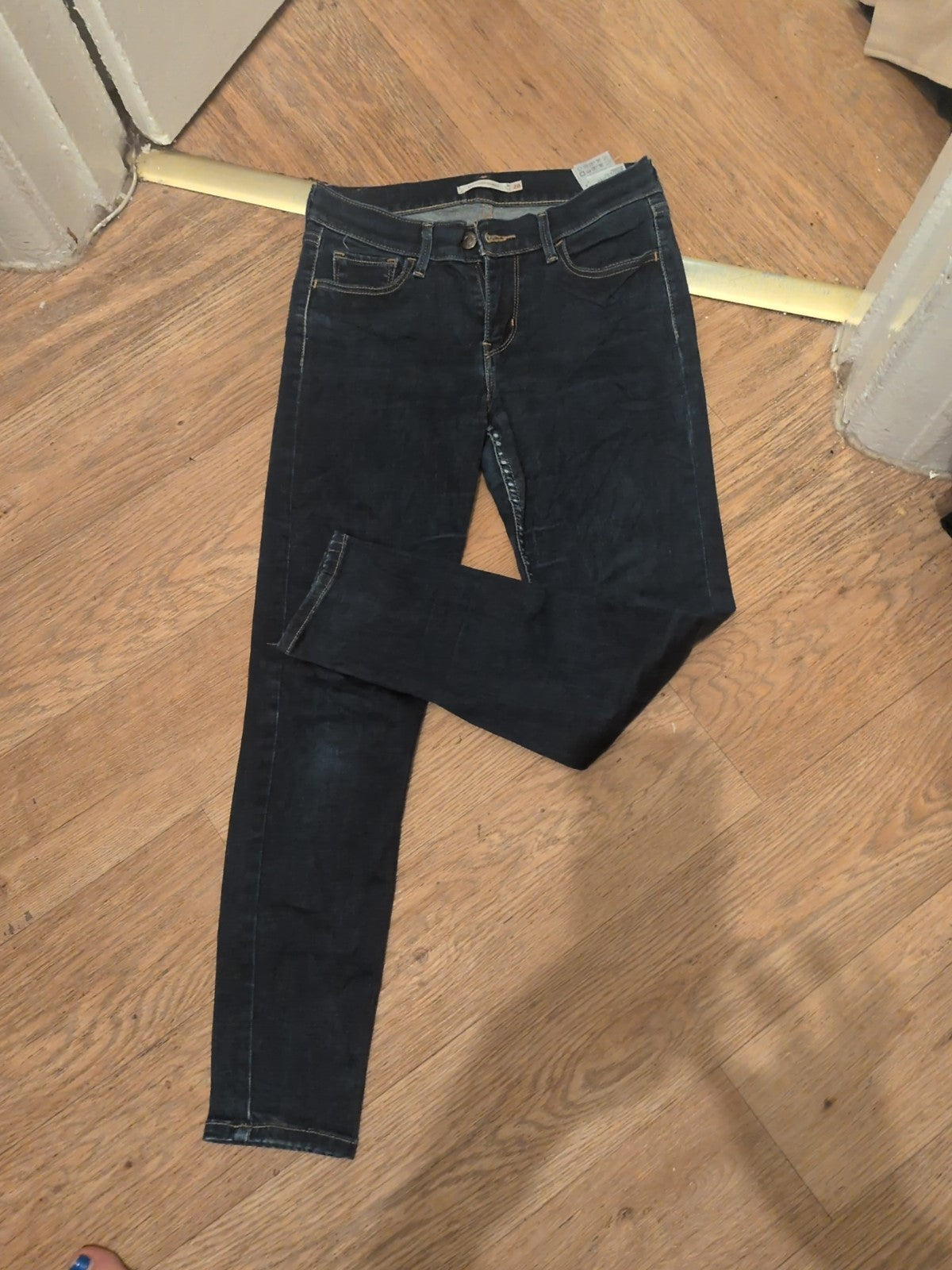 Levis 710 Super Skinny 28" Jeans
