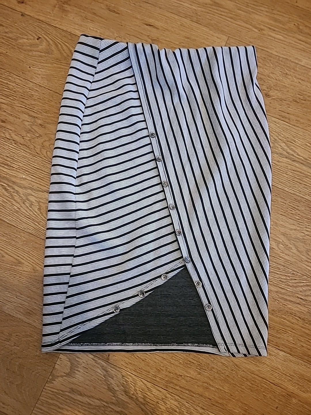 Ladies Medium Black White Midi Wrap Skirt