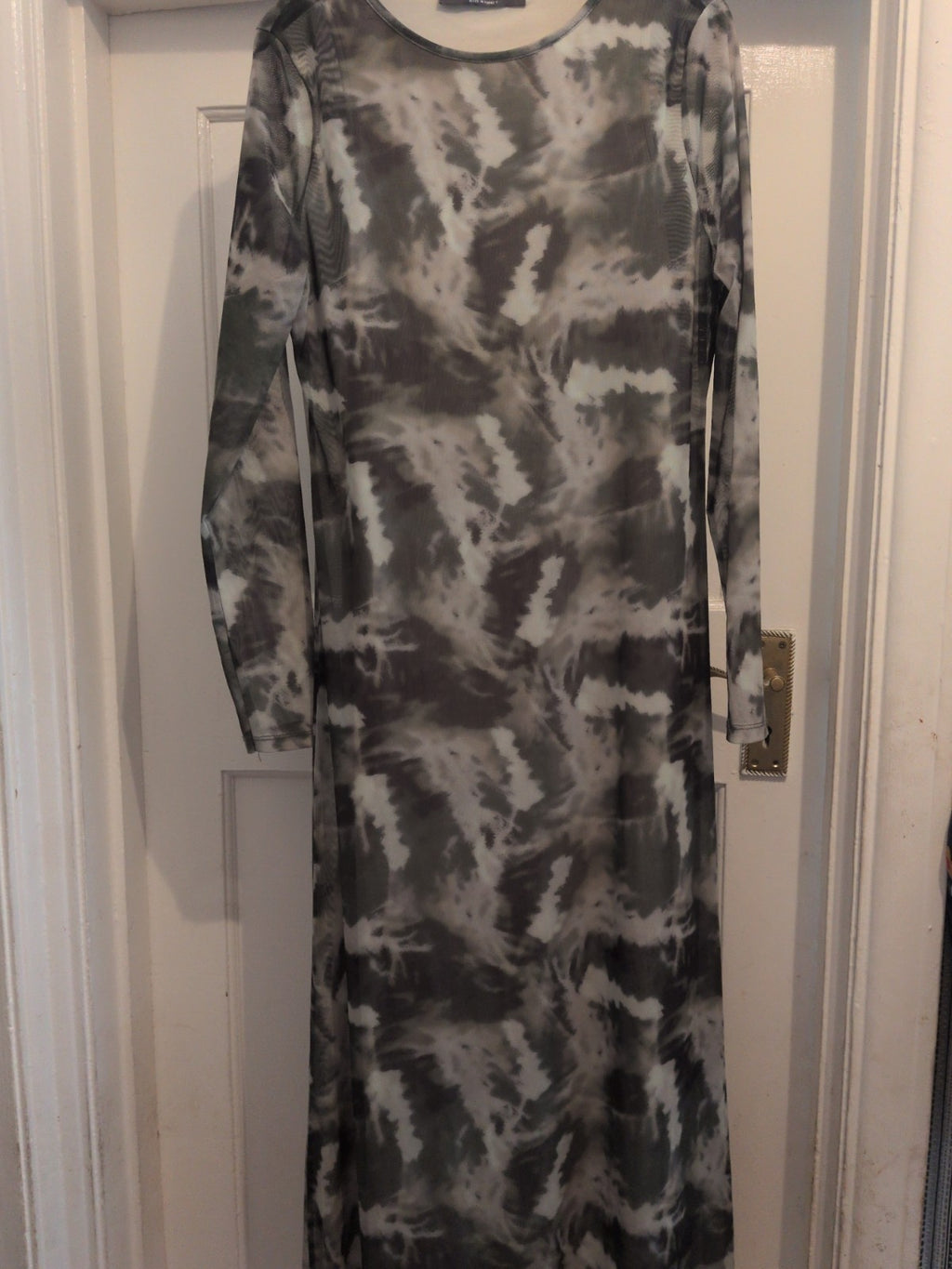 Ladies Primark Size Medium Green Toned Mesh Lined Long Sleeve Long Length Dress