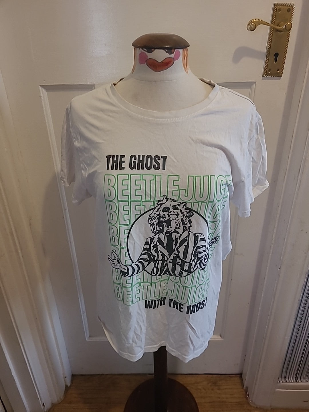 Mens Bettle Juice Size Large White Green Short Sleeved Tshirt