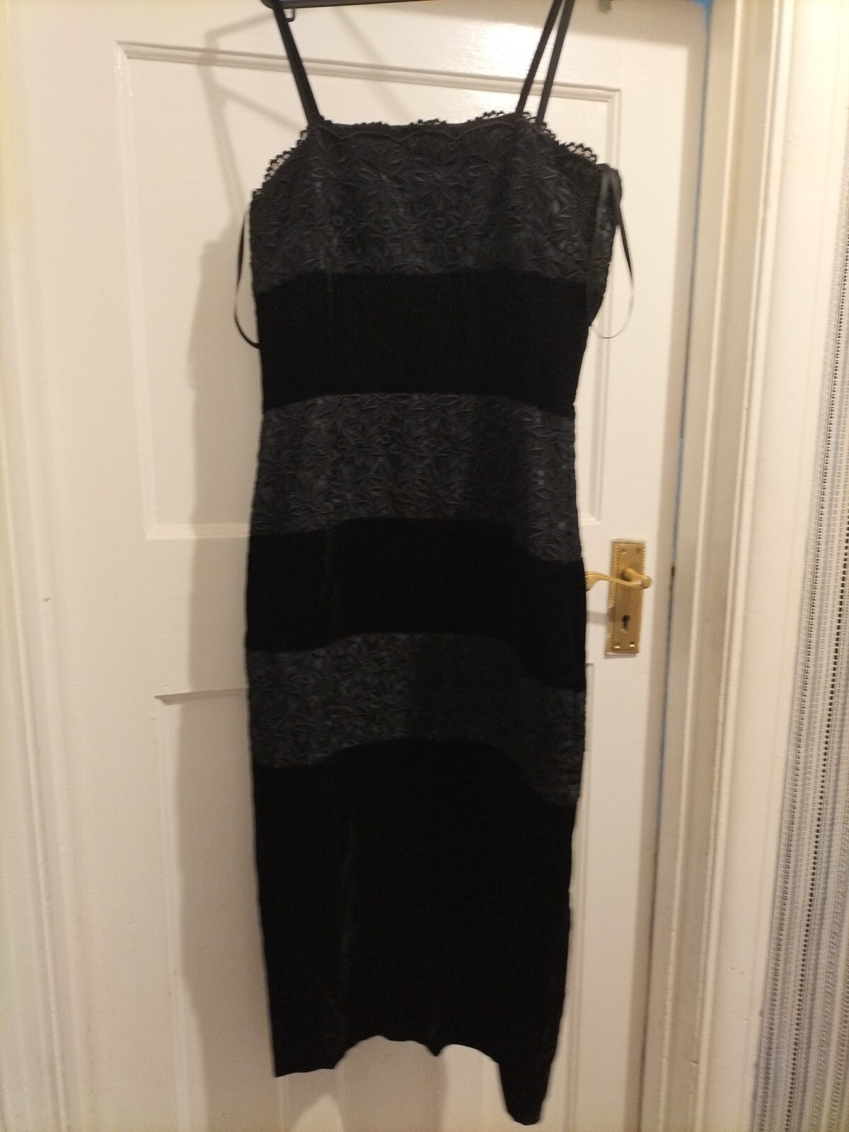 Ladies Medium Black Floral Lace Detailed Sleeveless Dress