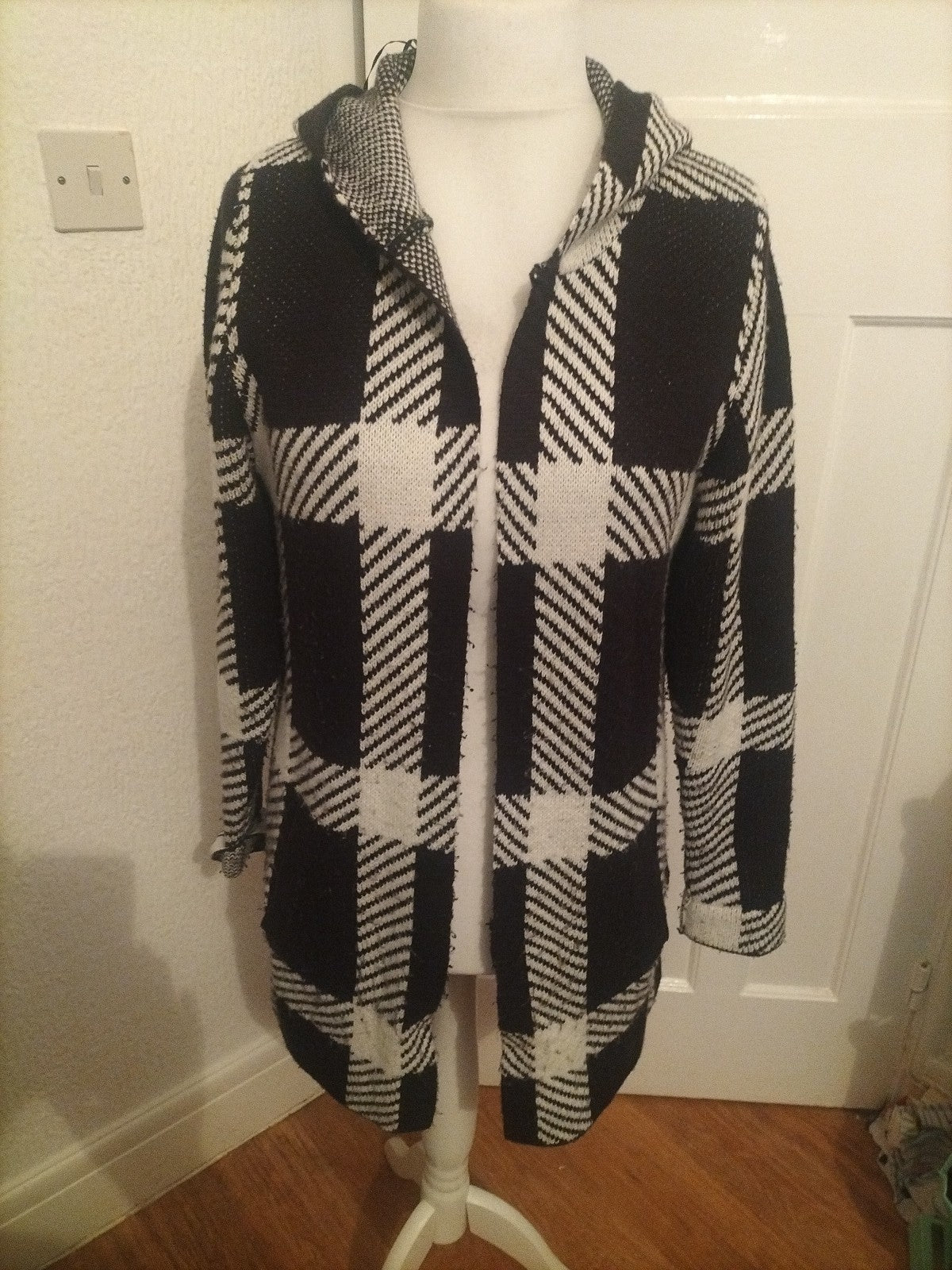 Ladies Pep&Co Size Medium Black And White Hooded Cardigan