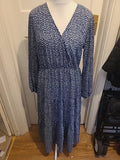 Ladies Size XL Blue And White Dash Long Sleeved Maxi Dress