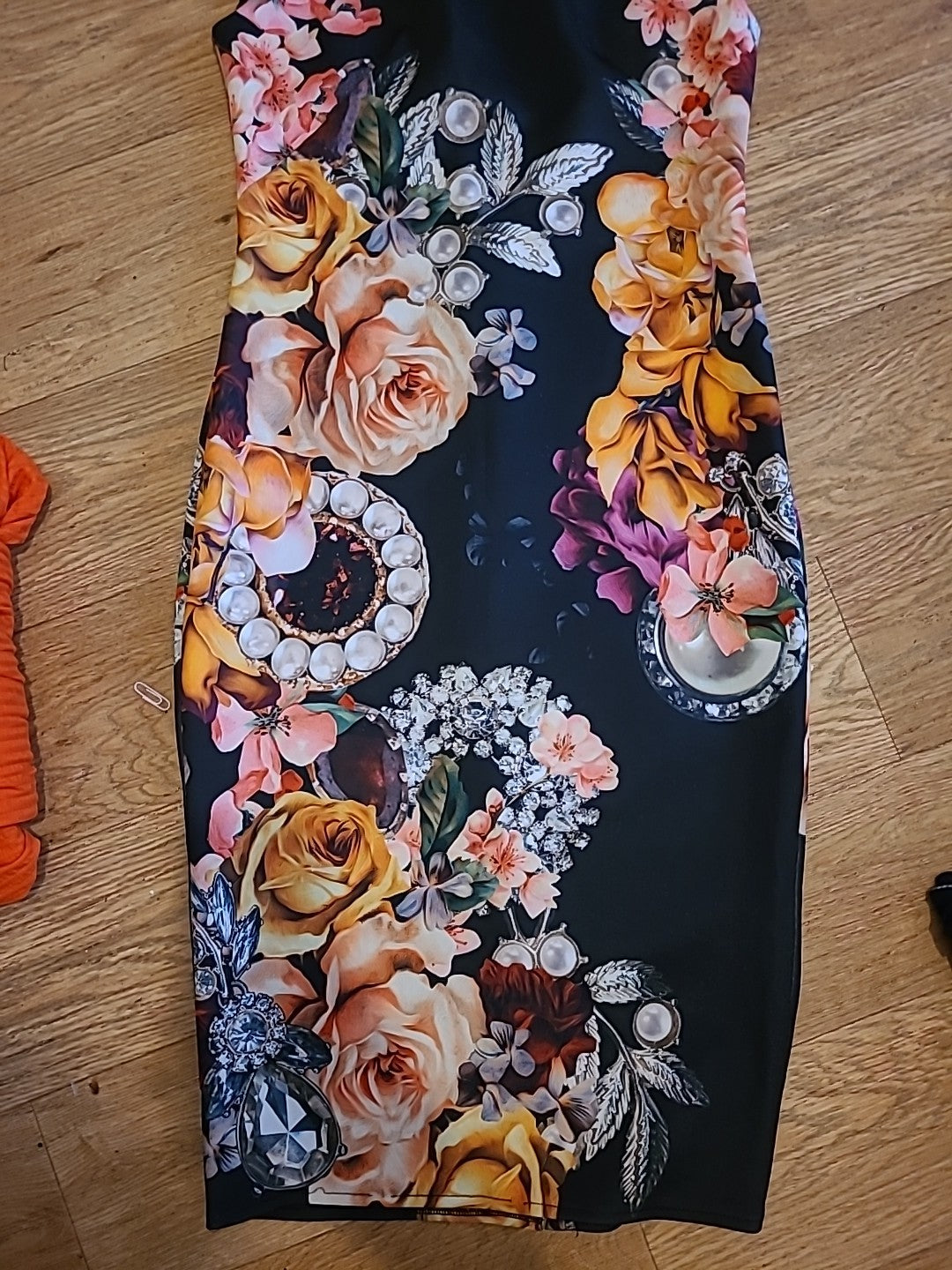 Ladies Star By Julien Mcdonald Size 8 Black Floral Pencil Dress
