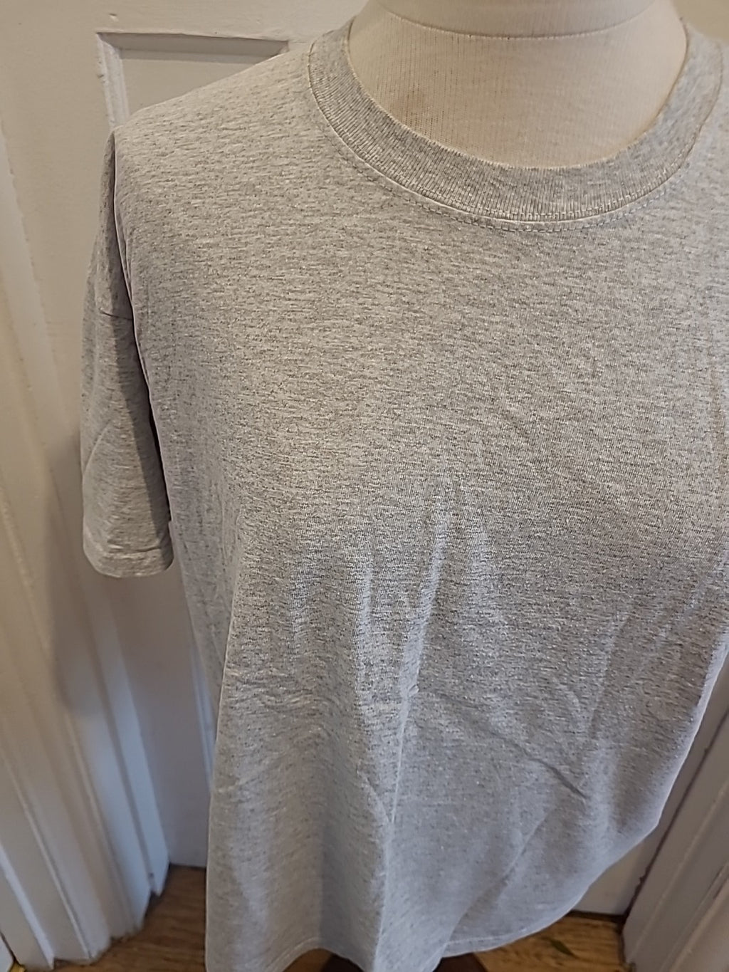 Mens Fruits Of The Loom Size XL Grey Short Sleeved Round Neck Tshirt