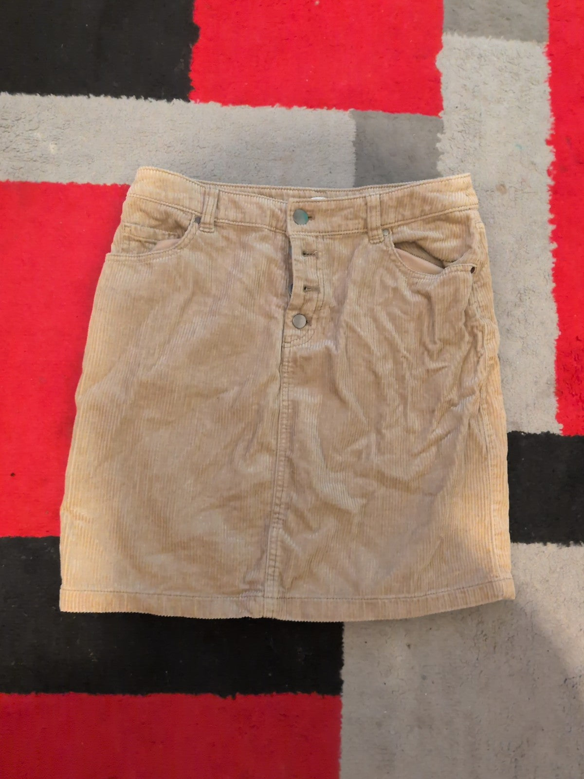 Ladies Tu Size 8 Beige Ribbed Skirt