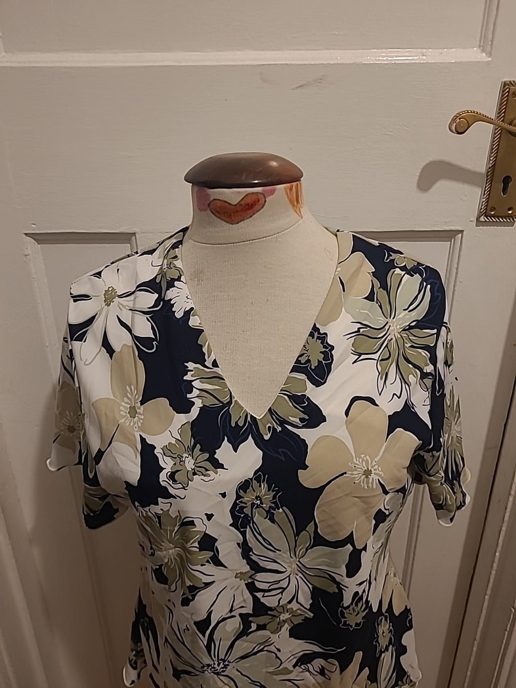 Brand New Ladies Eye Catch London Size 16 Navy/Black/green Floral Short Sleeved