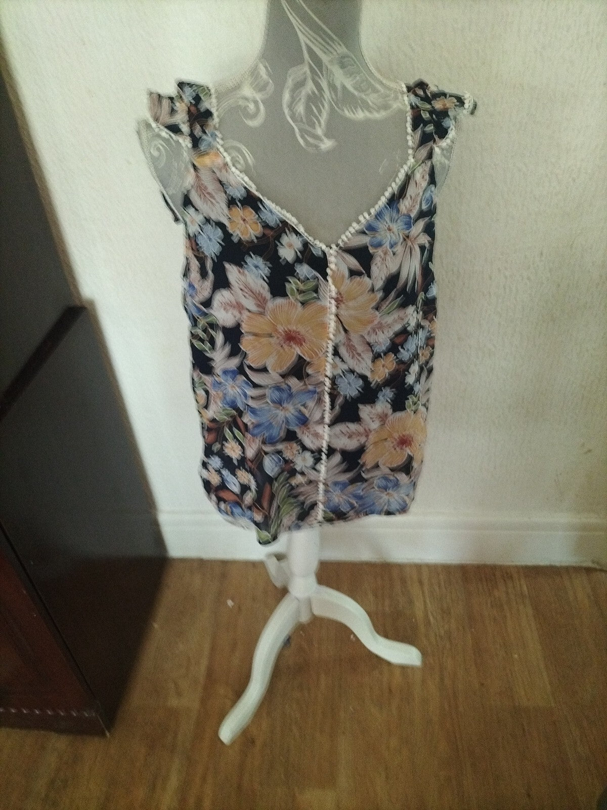Brand New Ladies Cherry Paris Large Floral Blouse