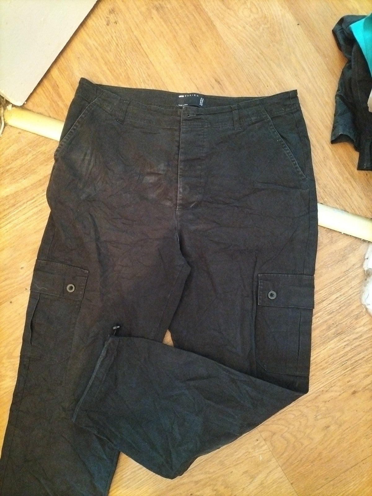 ASOS 32x30L Black Cargo Trousers