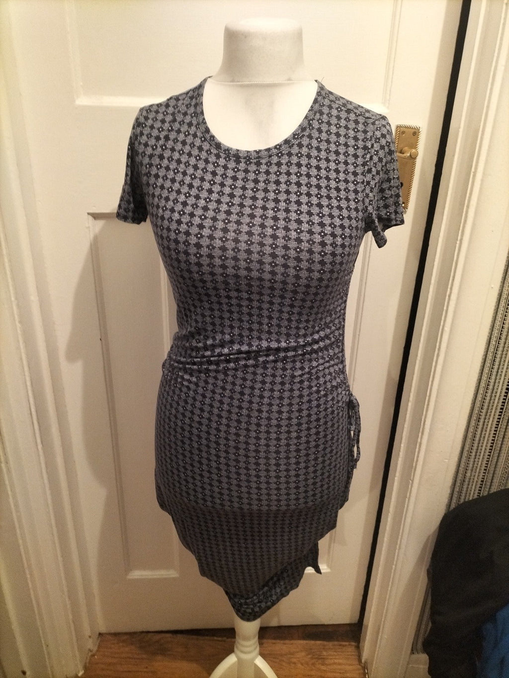 Ladies Gap Size Small Navy And White Patterned Short Sleeved Dress