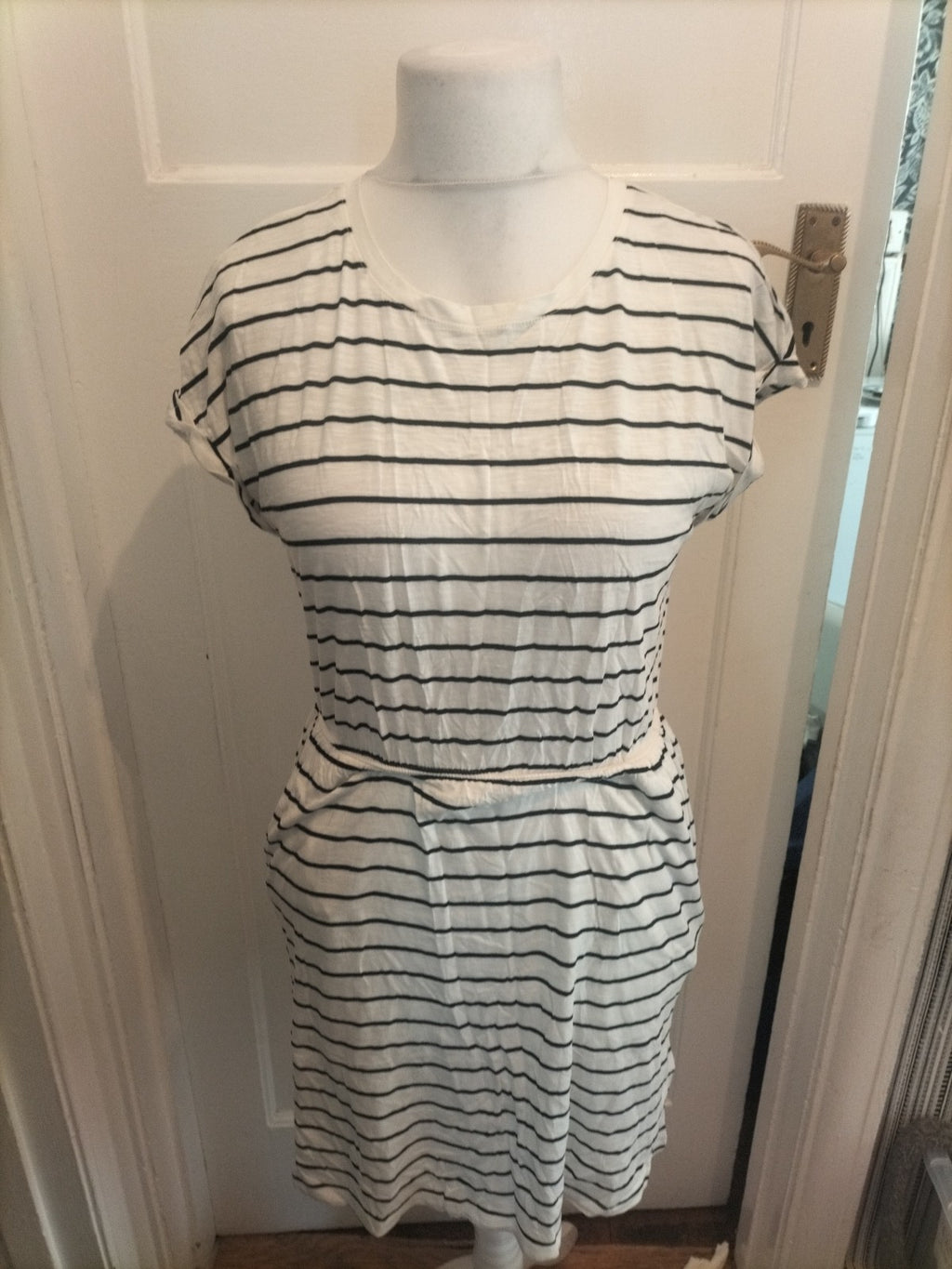 Ladies H&M Size Small Black And White Elasticated Waist Dress