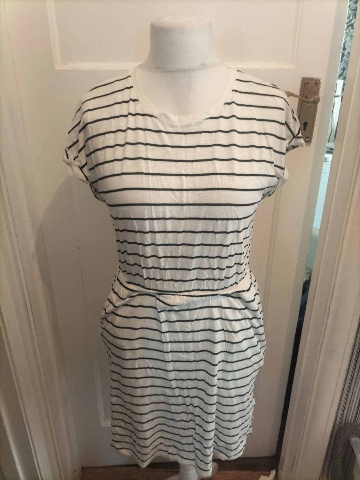 Ladies H&M Size Small Black And White Elasticated Waist Dress