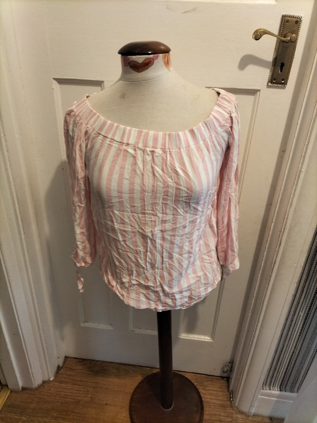 Ladies Papaya Size 10 Pink And White Thin Stripes Short Sleeve T-shirt